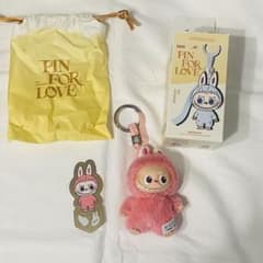 ♡ シークレット♡ イニシャル ラブブ PIN FOR LOVEのサムネイル