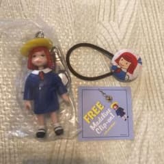 マドレーヌちゃん キーホルダーセット ヘアゴムのおまけ付きのサムネイル