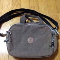 KIPLINGの鞄のサムネイル