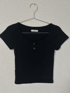 thehagi+ ブラック 半袖 ヘンリーネック Tシャツのサムネイル