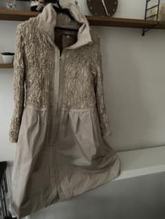 ヒロコビス 刺繍デザイン ベージュ ロングコート - メルカリ