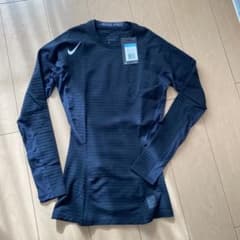 NIKEスポーツ　ウェア　インナーのサムネイル
