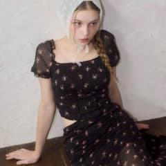 【未使用】 YILON LITTLE FLOWER CHIFFON BLOUSEのサムネイル
