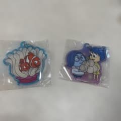 新品　インサイド・ヘッドよろこびとかなしみのキーホルダー&ファインディングニモ