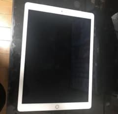 iPad Pro 12.9インチ第一世代128GB ゴールド値下げしました。のサムネイル