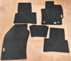 トヨタカローラクロス ZSG10 ZVG11 ZVG15 純正 フロアマット ラのサムネイル
