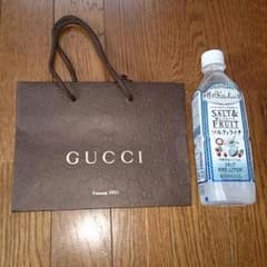 GUCCI　ショッパーのサムネイル