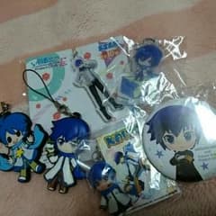 KAITO 初音ミク　缶バッジ　ラバーストラップ　マジカルミライのサムネイル