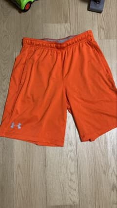 M*T様 UNDER ARMOUR オレンジショートパンツ LGのサムネイル
