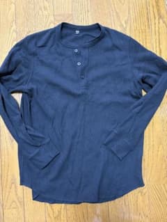 ユニクロ サーマルTシャツのサムネイル