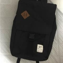 黒 リュックのサムネイル