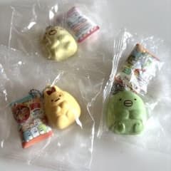 すみっコぐらし かまぼこ マスコットセット　えびふらいのしっぽ　ねこ　ぺんぎん？のサムネイル