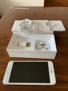iPhone 7 Plus Silver 128 GB au SIM freeのサムネイル