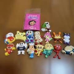 アンバンと仲間たち・トーマスマグネットセットとチコちゃんピンバッジ計16点のサムネイル