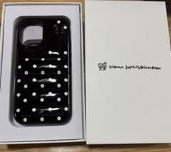 アーバンソフィスティケーション黒ドットスマホケース iPhone17用 