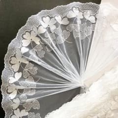 ホワイトカラーのキラキラお花刺繍チュールレース 銀糸入り 1m N-542