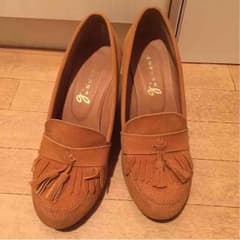 送料込☆タッセル付☆キャメルパンプスのサムネイル