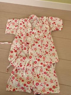 美品！女の子80センチ 花柄の甚平！のサムネイル