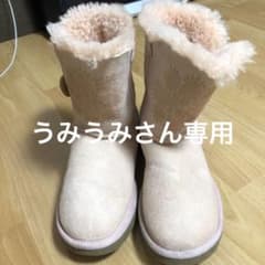 UGGのサムネイル