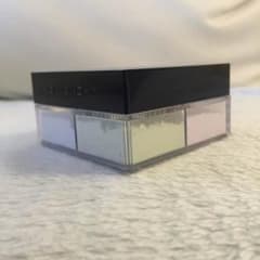 GIVENCHY ジバンシィ プリズム・リーブル ルース パウダーのサムネイル