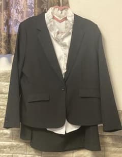 たまさん専用　大きいサイズ　スカートスーツ　入学卒業にも！のサムネイル
