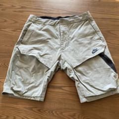 NIKE ウーブンショートパンツのサムネイル