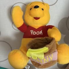 くまのプーさん ぬいぐるみ ハニーポット付きのサムネイル