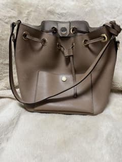 Michael kors 巾着型 ショルダーバッグ ベージュのサムネイル