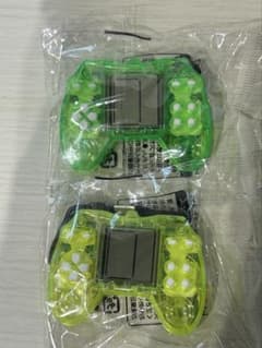 新品　コントローラー型キーホルダー　　ミニゲームができます。2個セットのサムネイル