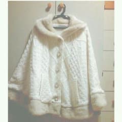 CECIL McBEE ホワイトニットポンチョのサムネイル