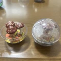 カプセルトイ 人面きのこ フィギュアのサムネイル