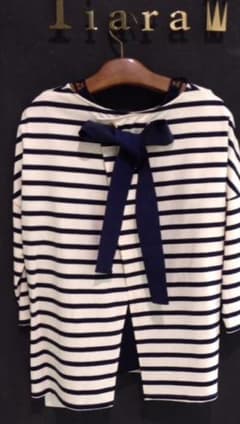 WEEKEND de Tiara シャツのサムネイル