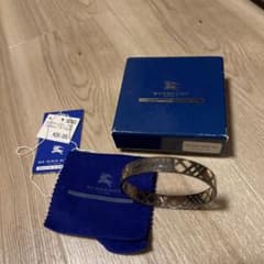 Burberry BLUE LABEL 925 バングル 箱付き 保存袋付きのサムネイル