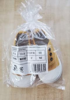 【新品未使用】センターゴムタイプ キッズスニーカー スリッポンのサムネイル