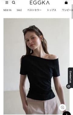 【やいさまお約束済】EGGKA オフショルダー 半袖フィットTシャツのサムネイル
