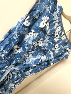 【新品未使用】アーバンリサーチ 花柄ワンピースのサムネイル