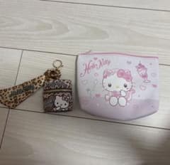 Hello Kitty ポーチ キーホルダー 2点セットのサムネイル