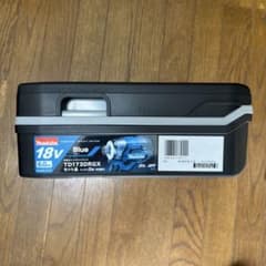 makita 電動インパクトドライバー の充電器とケースのみ。のサムネイル