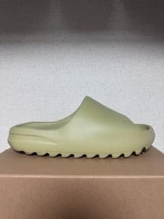 adidas YEEZY Slide "Resin"のサムネイル