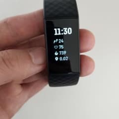 アズナブルさん専用　Fitbit Charge3のサムネイル