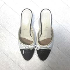 CHANEL バイカラー ミュールのサムネイル