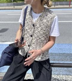 feepur Vネックベストのサムネイル