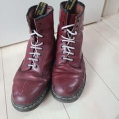 Dr.Martens　チェリーレッド8ホール　UK9のサムネイル