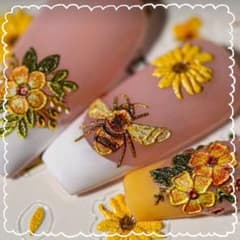 ネイルシール 蜂とお花 - メルカリ