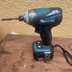 マキタ 充電式インパクトドライバ 本体のサムネイル