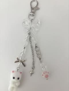 ビーズキーホルダー ねこ リボン ハート シルバー ホワイト 白のサムネイル