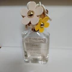 ＊Marc Jacobs DAISYオーソーフレッシュ(125mL)＊のサムネイル