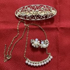 パールとラインストーンのネックレス・ピアスセット　パーティーアクセサリー3点のサムネイル