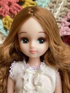 リカちゃんキャッスル    真ん中分けカーリー　黄金茶　リカちゃんのサムネイル