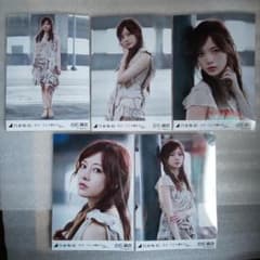 乃木坂46 2017年12月個別生写真1セット「女は一人じゃ眠れない」白石麻衣のサムネイル
